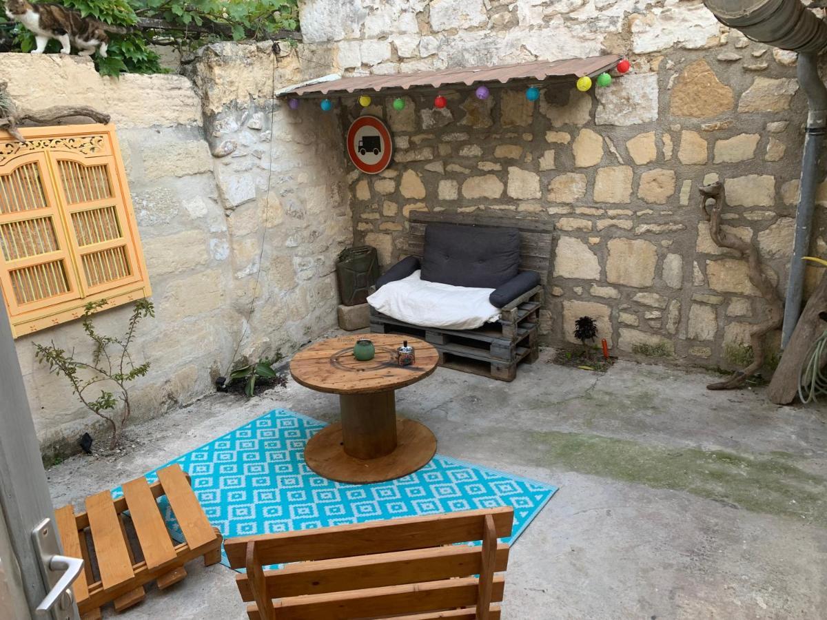 Studio Avec Cours Apartment Fourques  Екстериор снимка